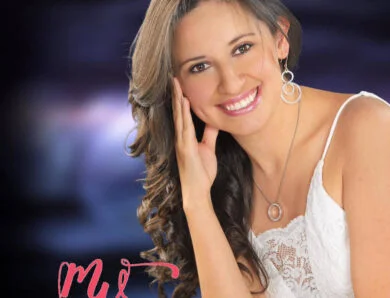 Música en Vivo: Micaela Vaca