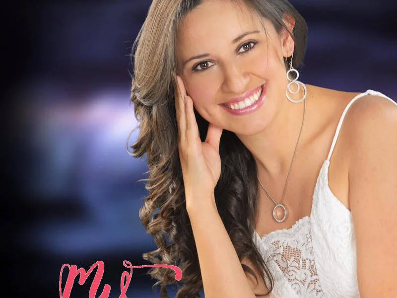 Música en Vivo: Micaela Vaca