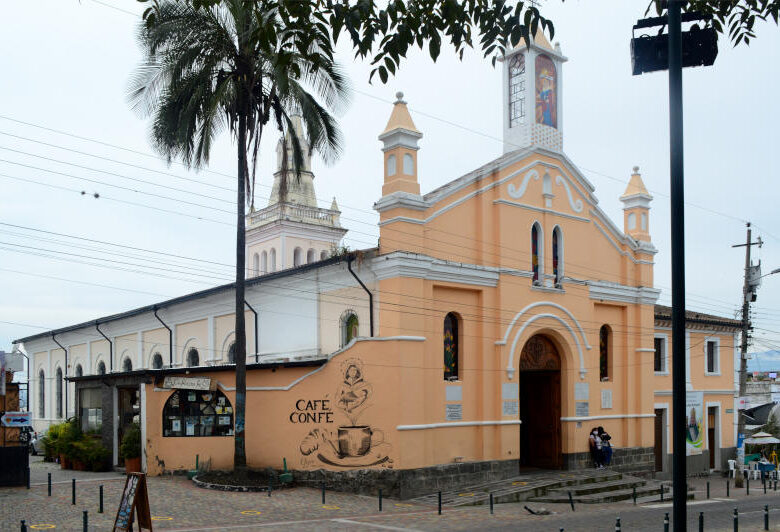 Santuario Santa Ana de Nayón